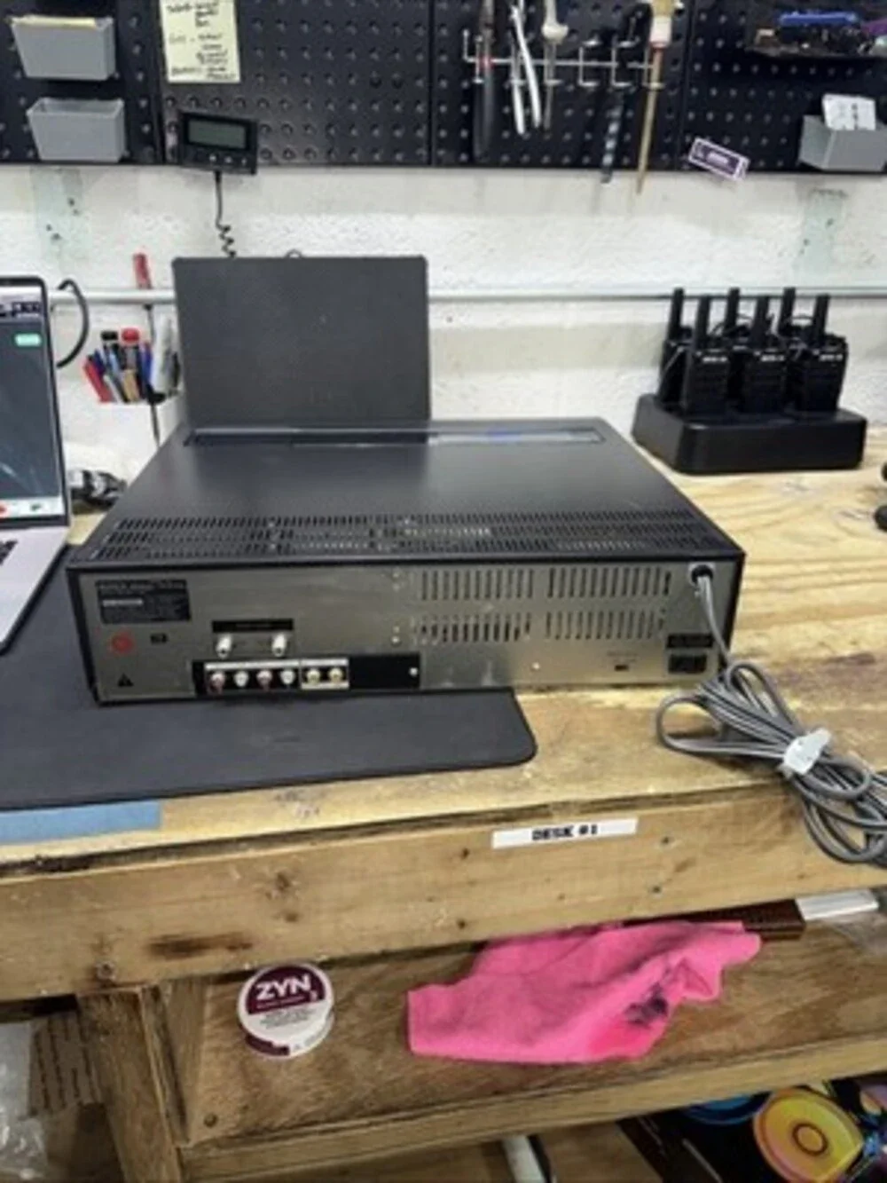 Sony SL-HF400 Betamax Super Beta Hi-Fi VCR Player RCA Video - POWERED ON - READ